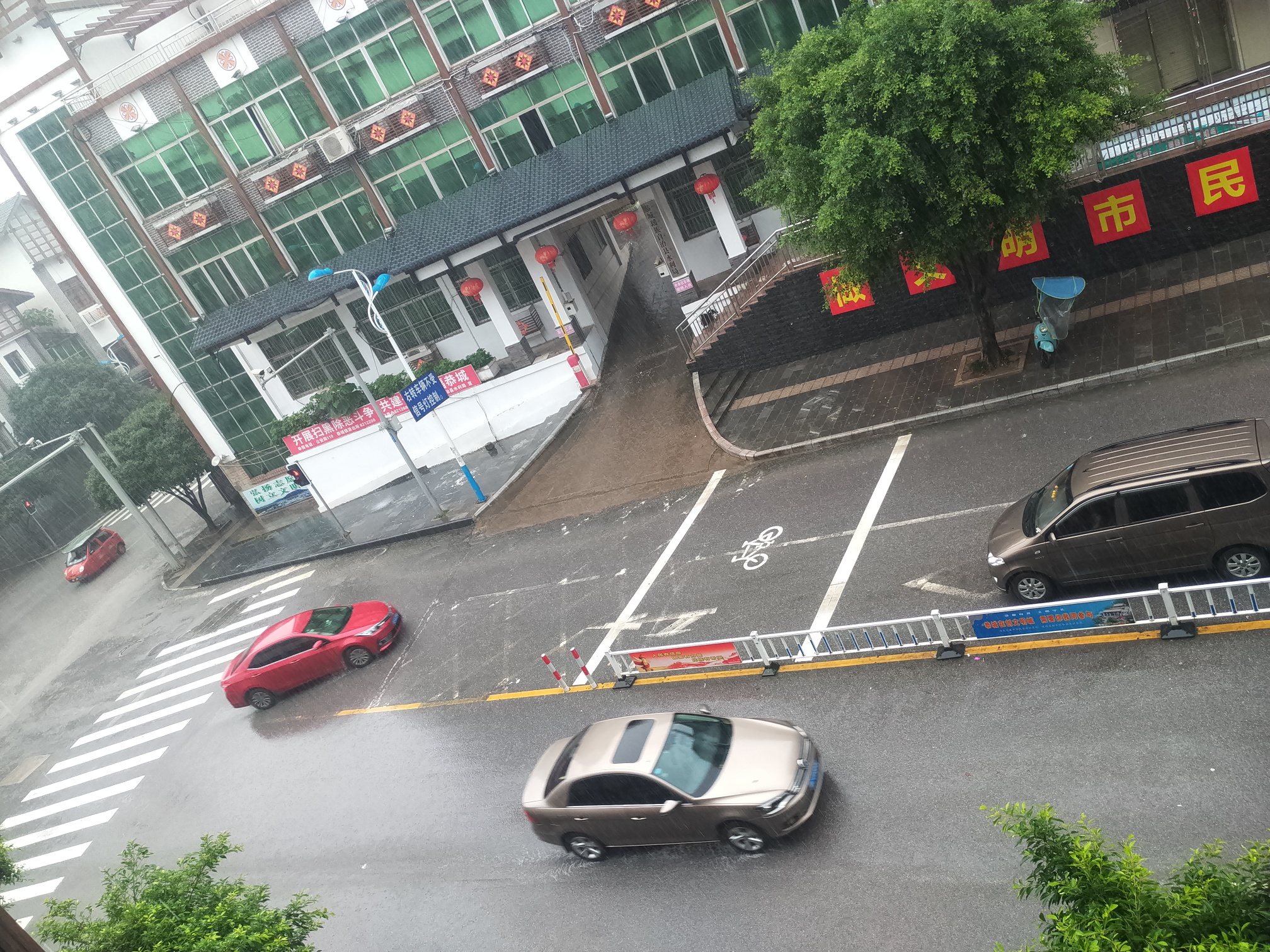 恭城这两天的雨下起就跟依萍问她爸要钱那天那么大112 / 作者:恭城520小奈姐姐 / 帖子ID:272218