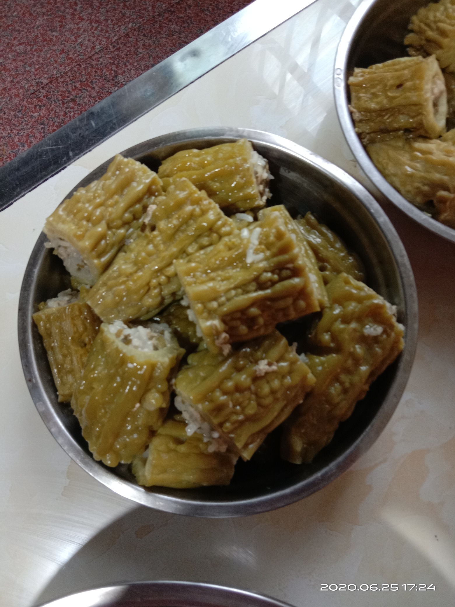 竹鼠没了，心里自然是不爽，不爽那就化悲痛为力量吧，大吃大喝才要得873 / 作者:川流不息 / 帖子ID:273197