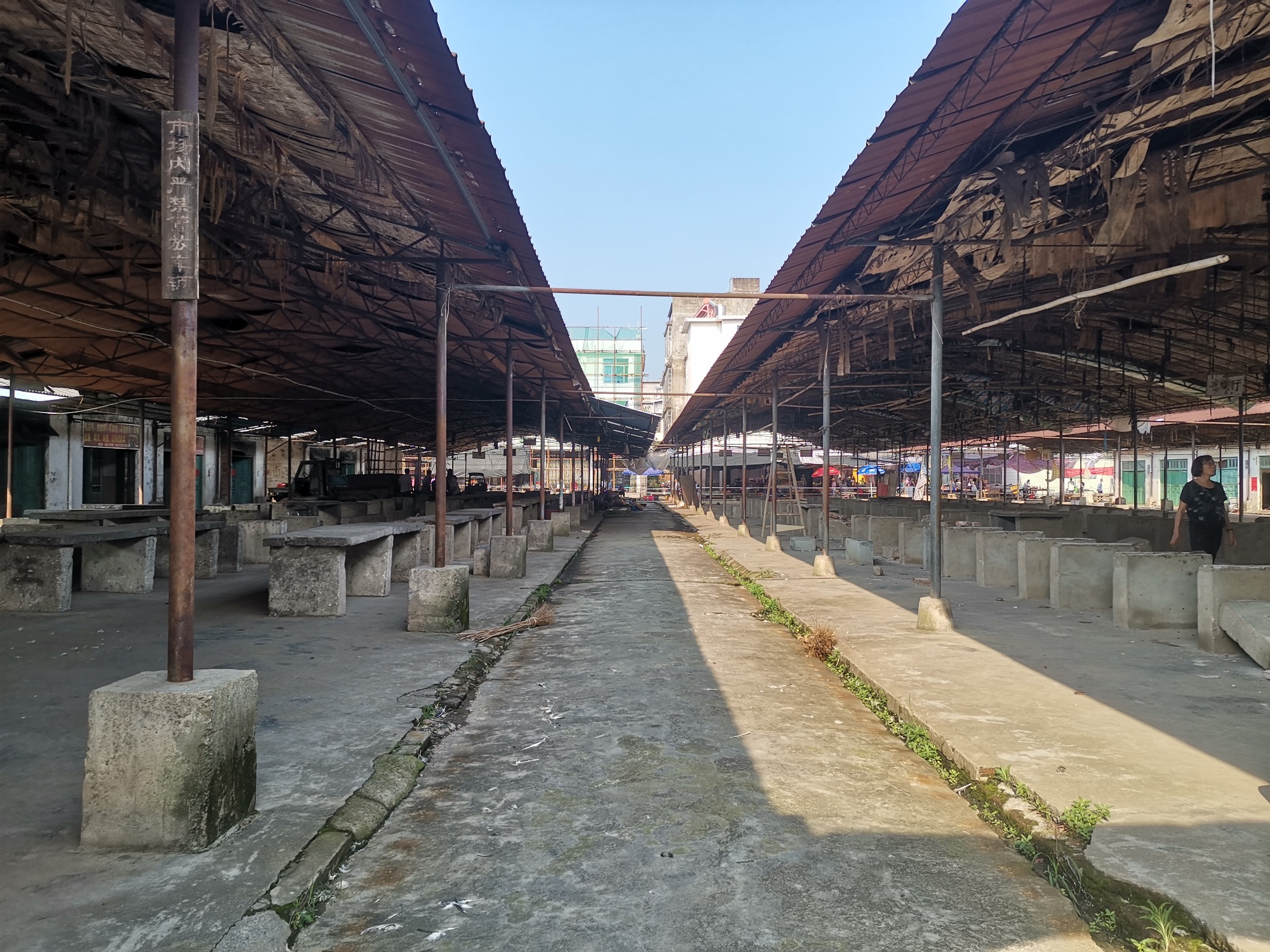 今天，西岭市场正式拆除！别了，一代人的记忆！573 / 作者:西岭街上的妹纸 / 帖子ID:273505