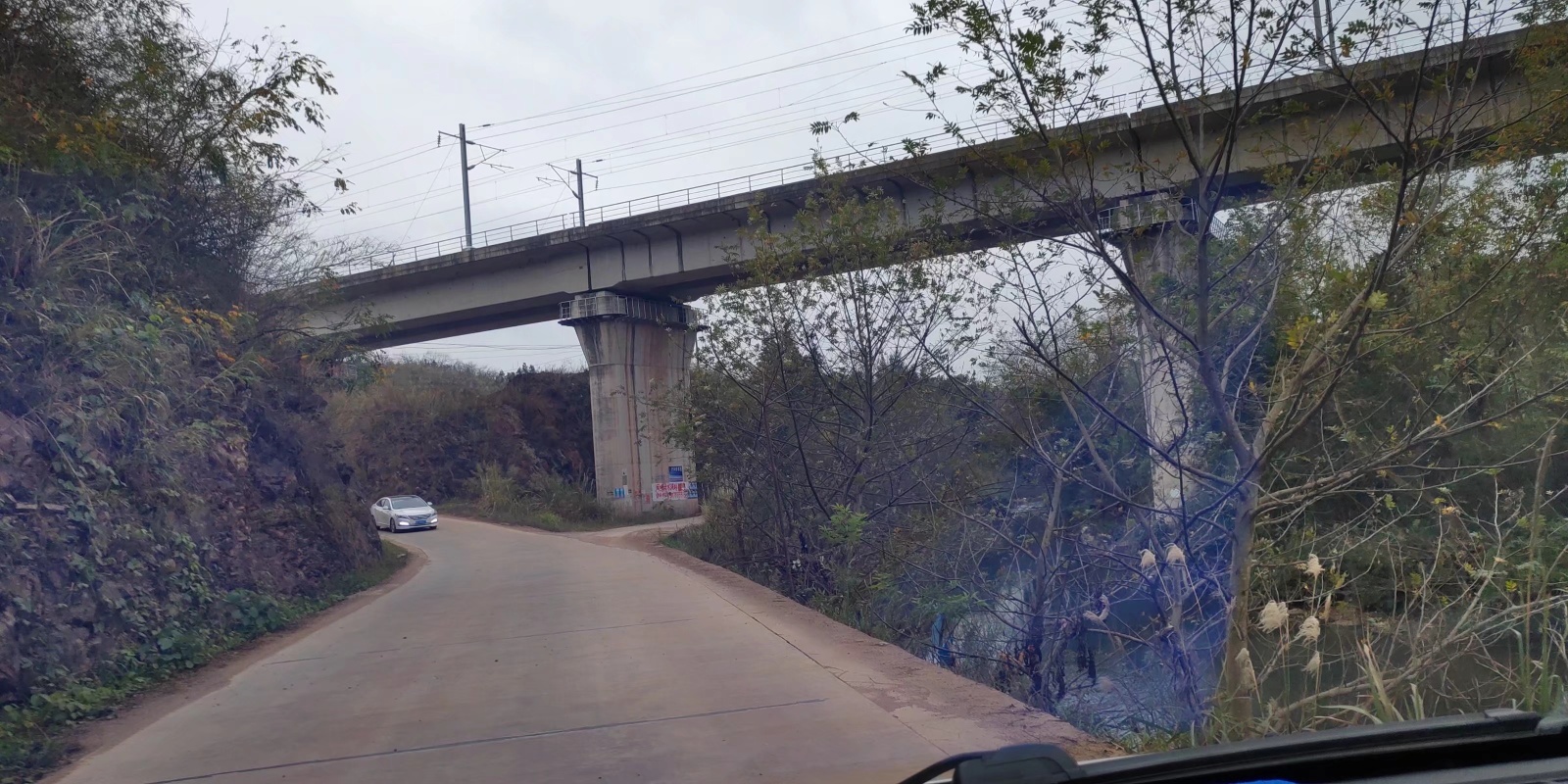 灌平高速线 恭城进门楼  三八渡槽出来点的铁路便道旁的山坡开始挖了209 / 作者:单身只为等你 / 帖子ID:275187