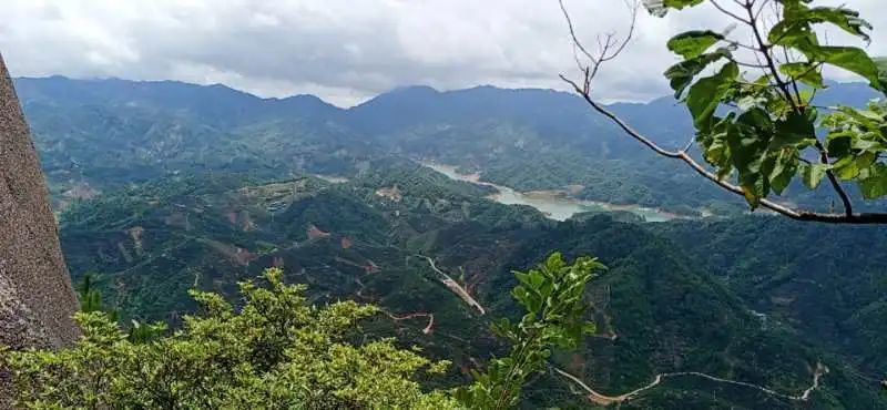 近段日子榴石顶山已成旅游爆点591 / 作者:瑤人老李 / 帖子ID:276131
