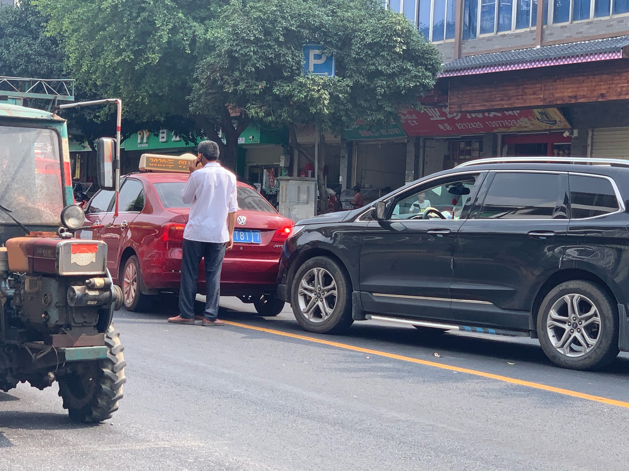 老车站两车发生追尾，造成小规模堵车628 / 作者:星河几重 / 帖子ID:276514