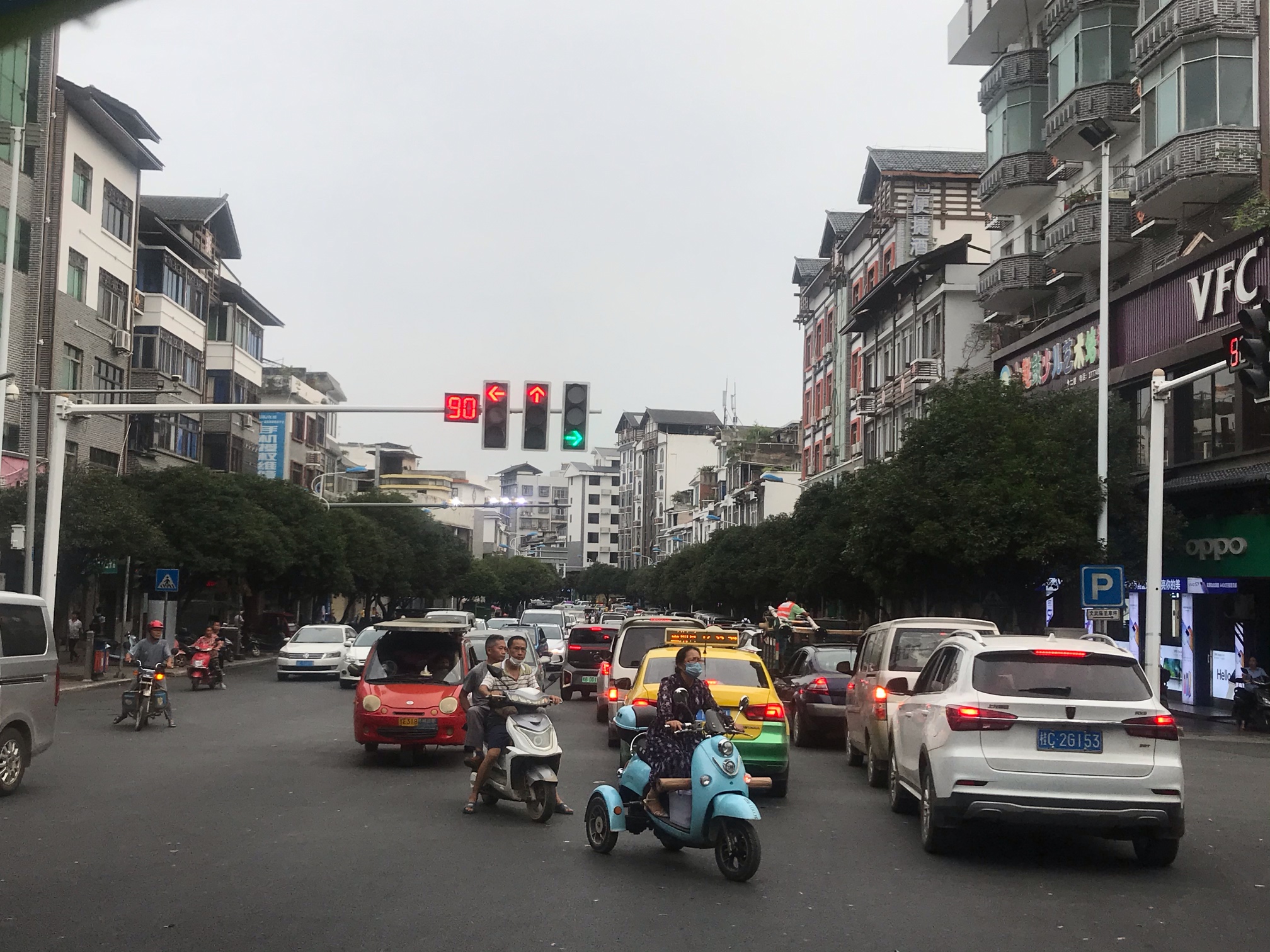 神兽归笼，堵车到十字街了254 / 作者:有钱哥哥 / 帖子ID:276562