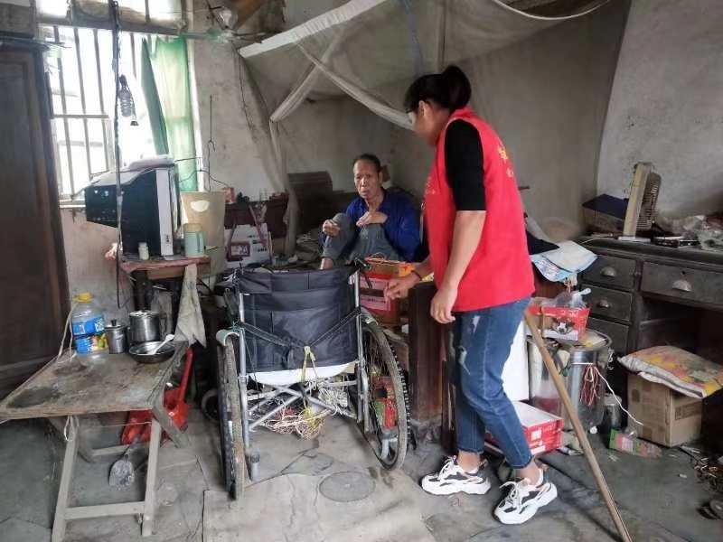 爱心汇聚
大爱无疆
每次都满满的感动
感恩遇见
感恩所有的爱心人士
感恩我们的红马甲546 / 作者:猛龙 / 帖子ID:278919