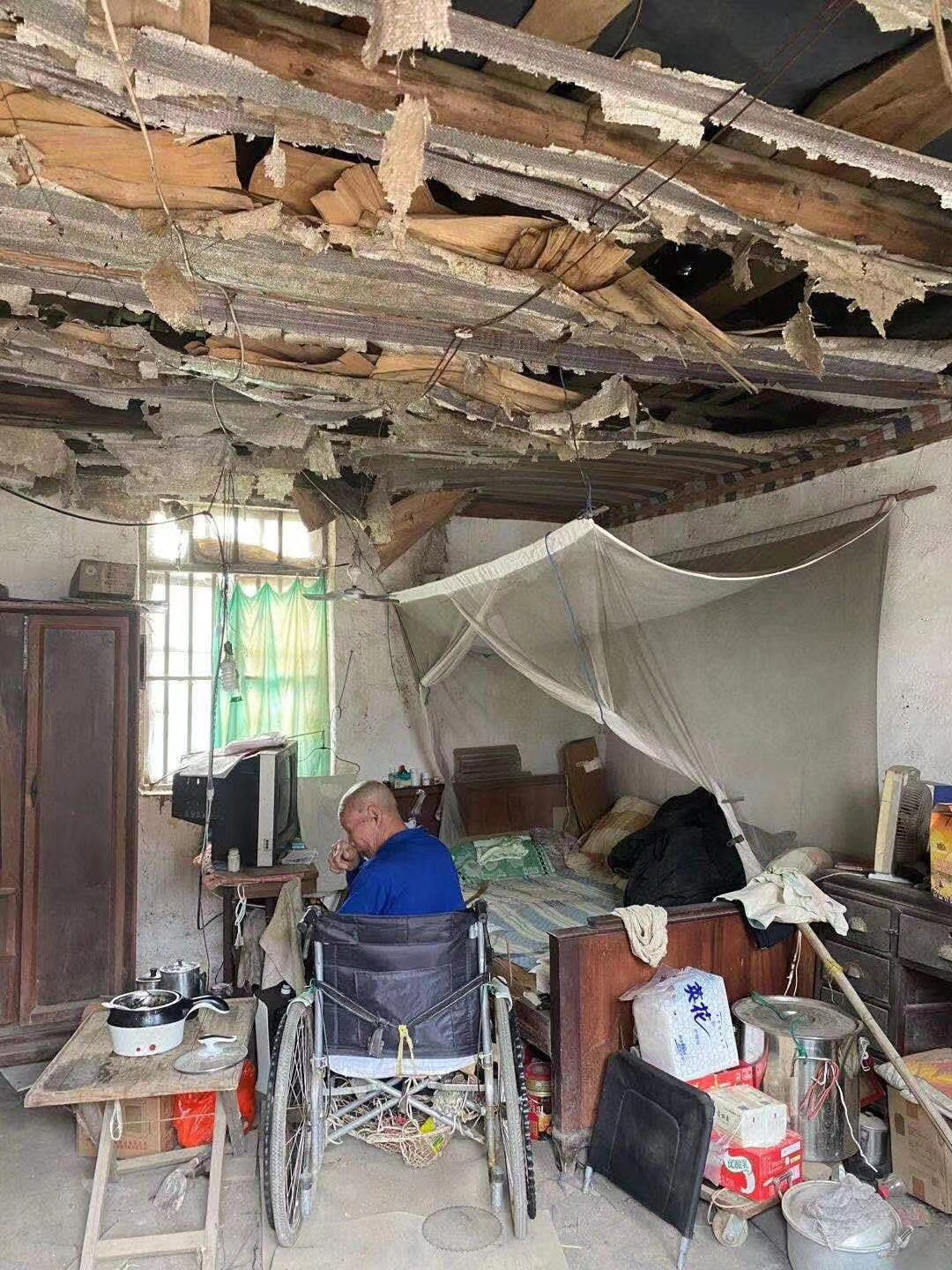 爱心汇聚
大爱无疆
每次都满满的感动
感恩遇见
感恩所有的爱心人士
感恩我们的红马甲746 / 作者:猛龙 / 帖子ID:278919