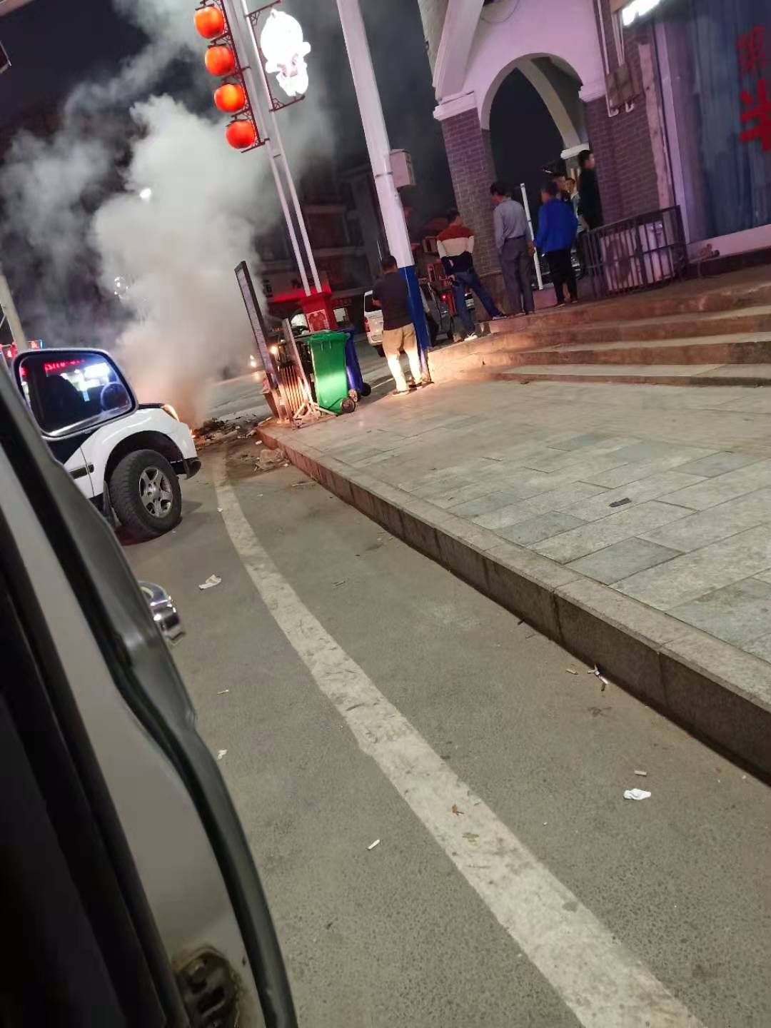 什么况这个人居然在这该烧垃圾？371 / 作者:肥皂沫沫盘 / 帖子ID:279342