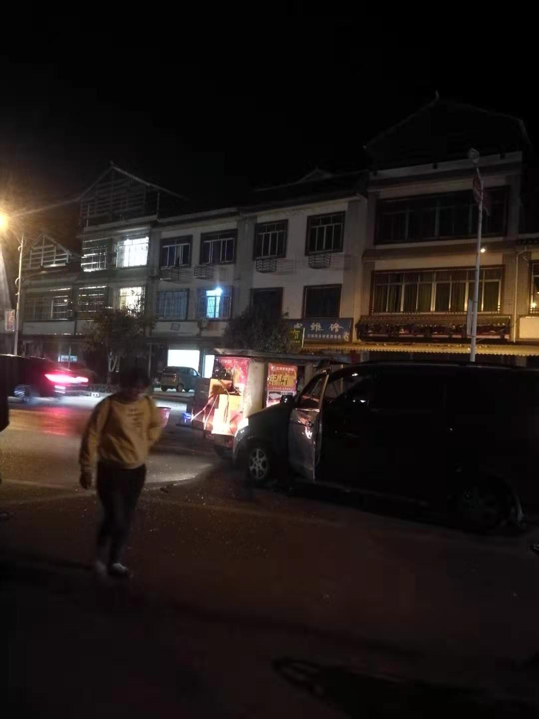新街岔路口车祸21 / 作者:皮还是不皮 / 帖子ID:282230