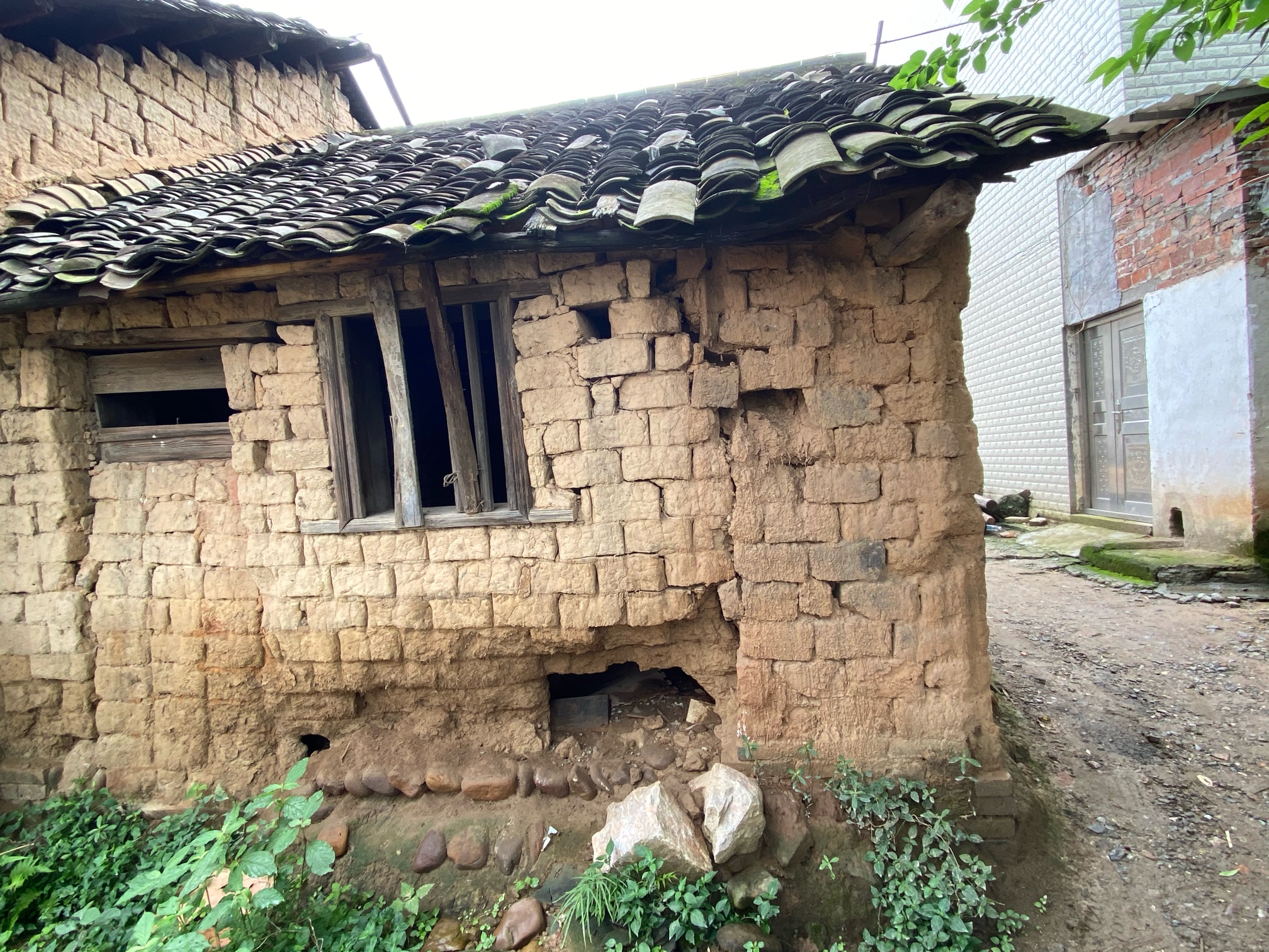 在恭城边上居然还有这种危房没处理823 / 作者:熬夜的人 / 帖子ID:284560