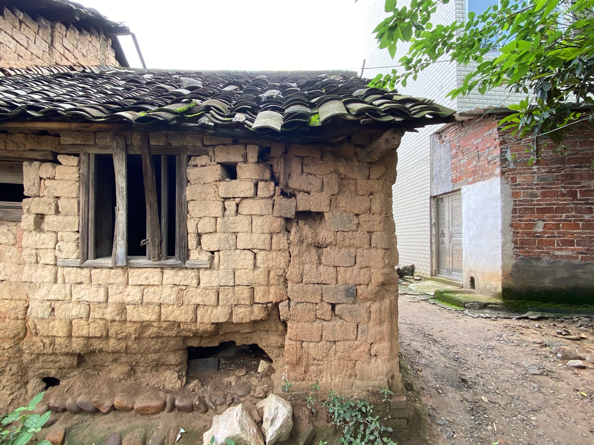 在恭城边上居然还有这种危房没处理468 / 作者:熬夜的人 / 帖子ID:284560