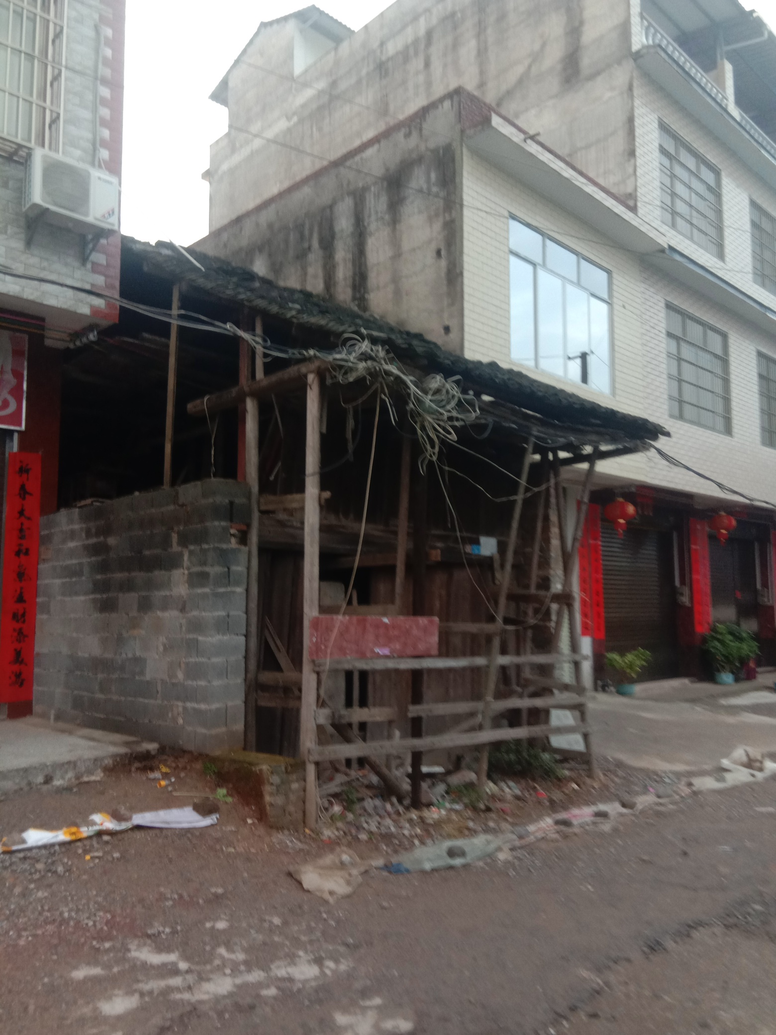 在恭城边上居然还有这种危房没处理613 / 作者:李大顺 / 帖子ID:284560