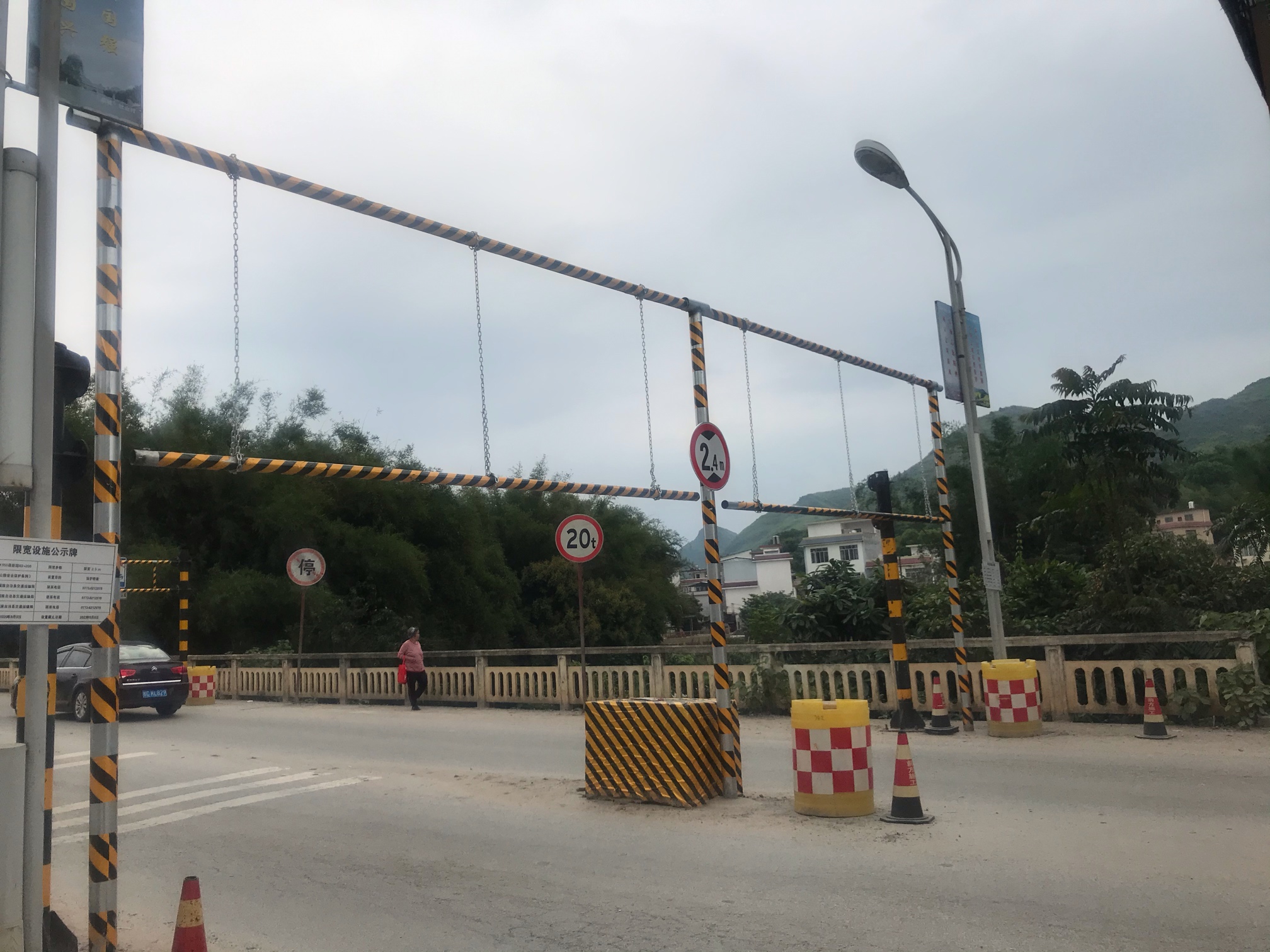 燕岩大桥的限高杆再不怕被撞了432 / 作者:公路美学 / 帖子ID:284612