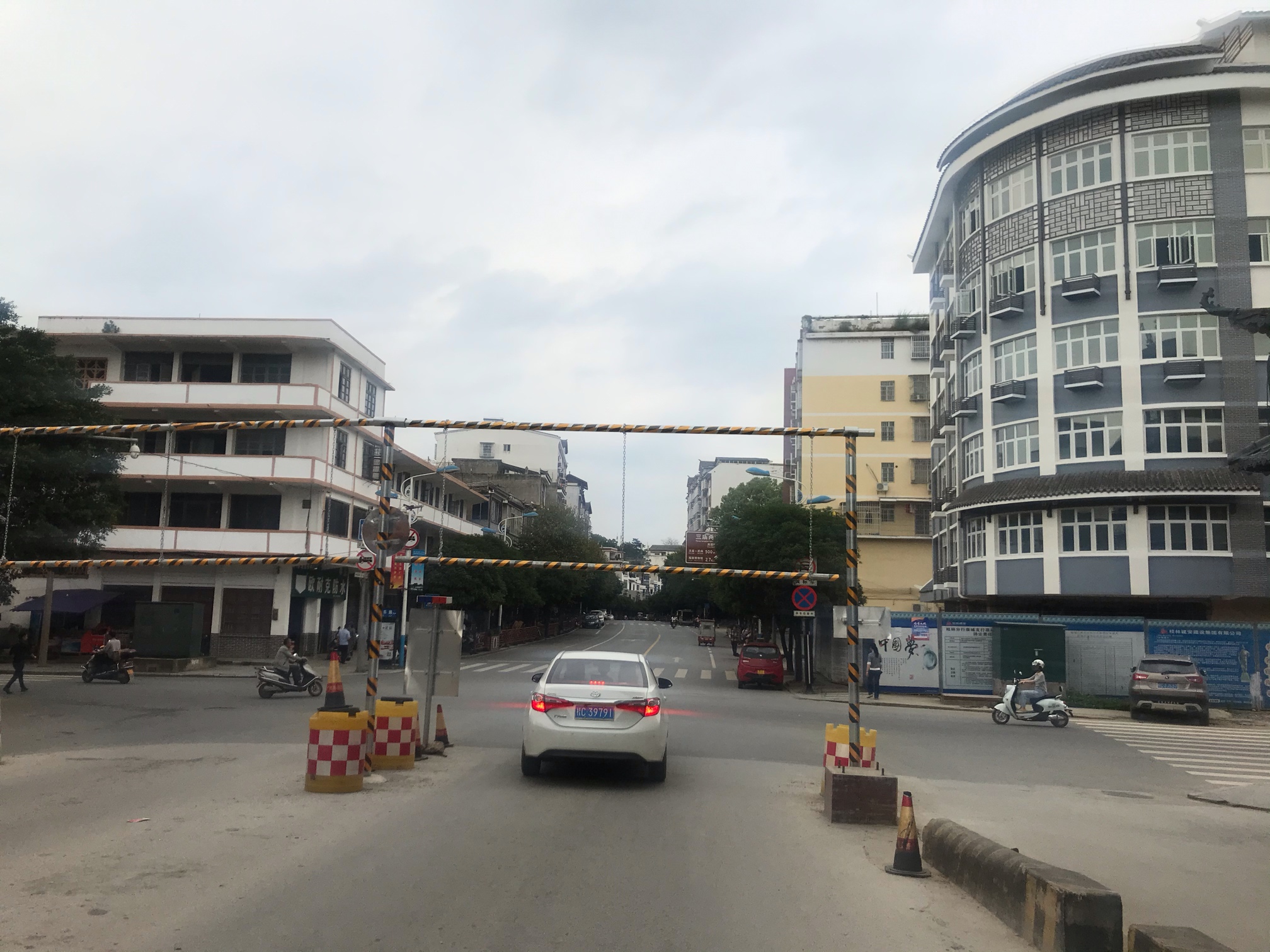 燕岩大桥的限高杆再不怕被撞了124 / 作者:公路美学 / 帖子ID:284612