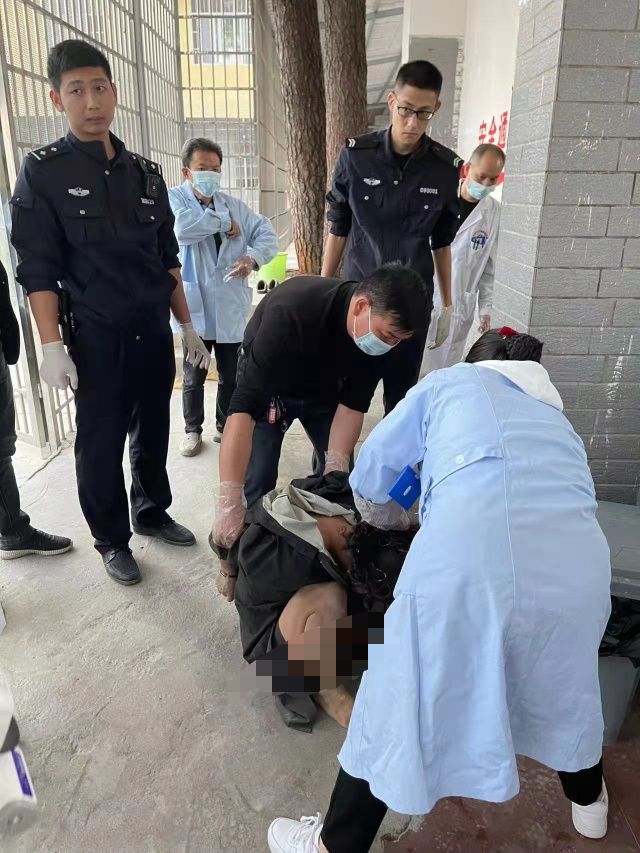 恭城西岭虎尾拦车大侠被成功收容进入新街精神病院！384 / 作者:箩筐索 / 帖子ID:290016