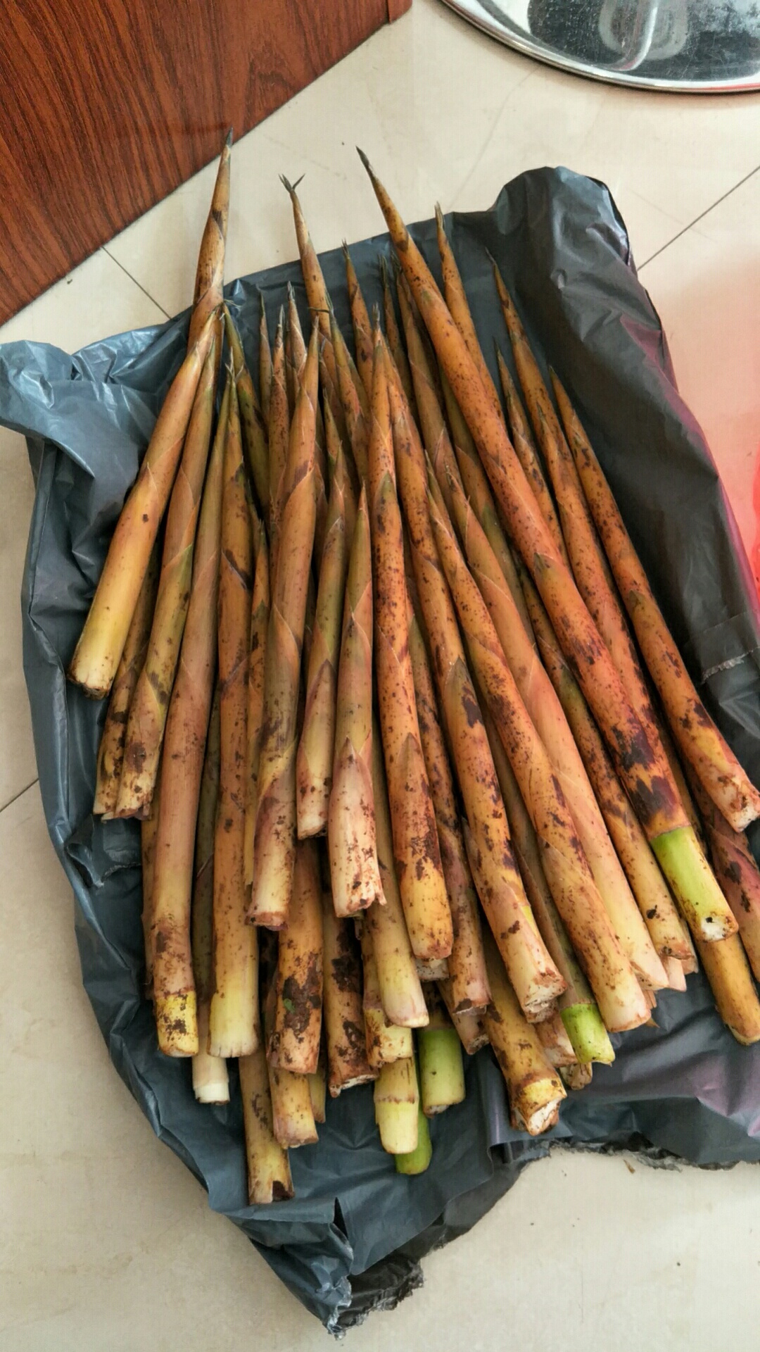 三月三，笋子盛麻篮！
黄壳鹞笋炒腊肉~绝配，通肠又刮油！312 / 作者:力行者 / 帖子ID:294035
