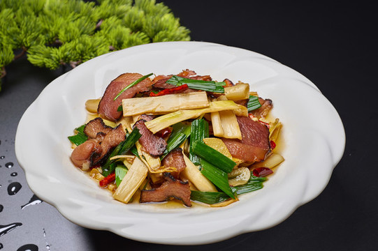 三月三，笋子盛麻篮！
黄壳鹞笋炒腊肉~绝配，通肠又刮油！71 / 作者:力行者 / 帖子ID:294035