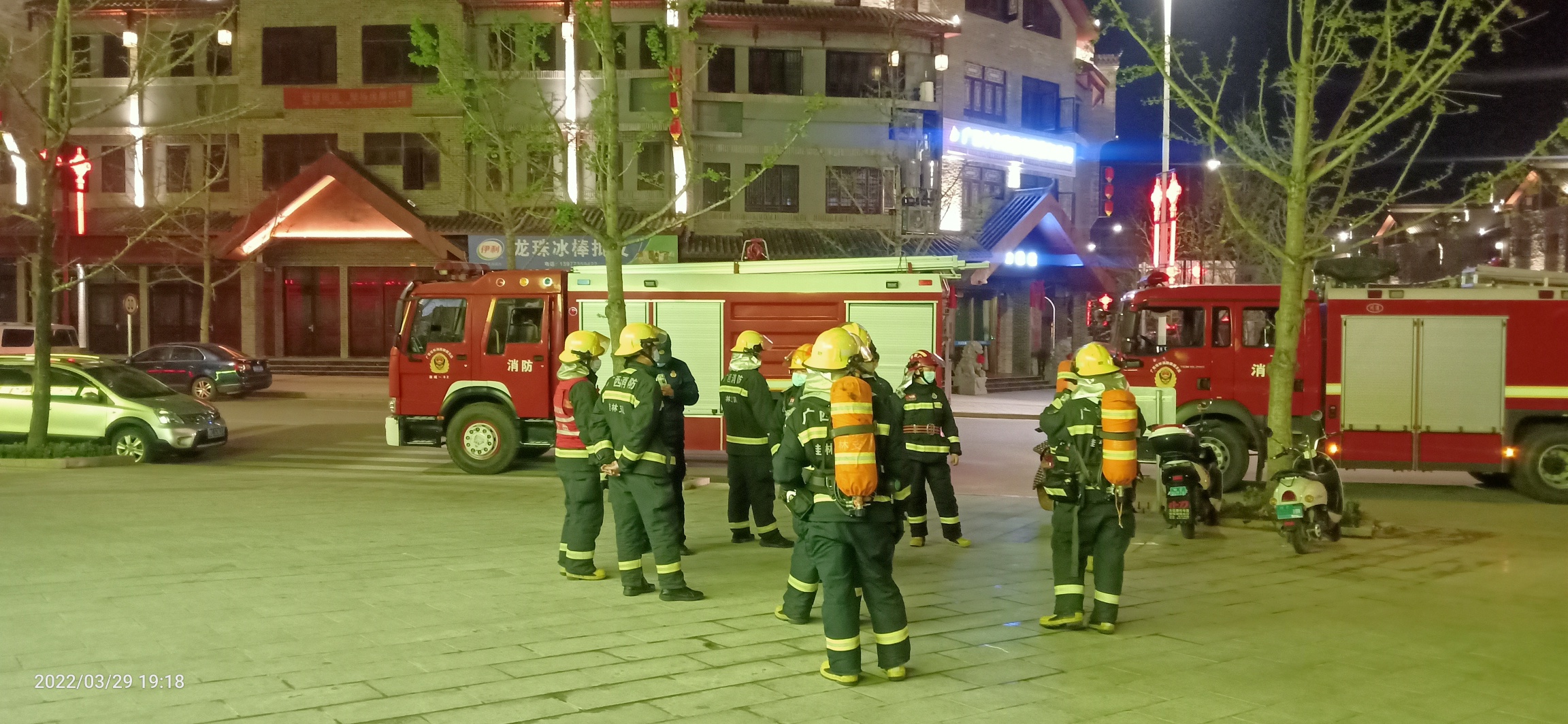 昨晚偶遇消防人员在油茶小镇的六福超市演练消防685 / 作者:陈爱国 / 帖子ID:294073