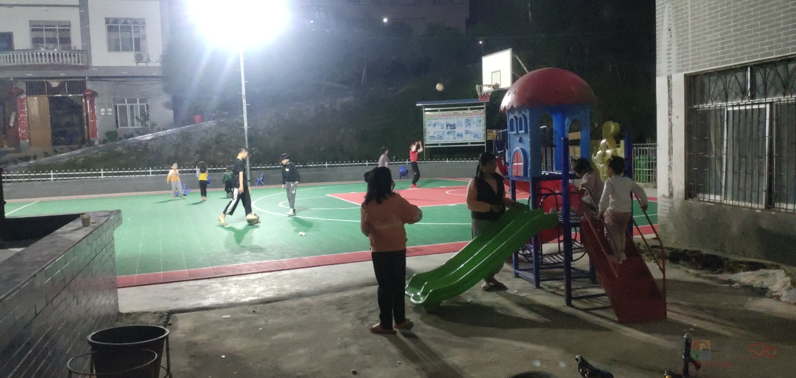 温馨瑶村夜752 / 作者:瑤人老李 / 帖子ID:294535 温馨瑶村夜752 / 作者:瑤人老李 / 帖子ID:294535