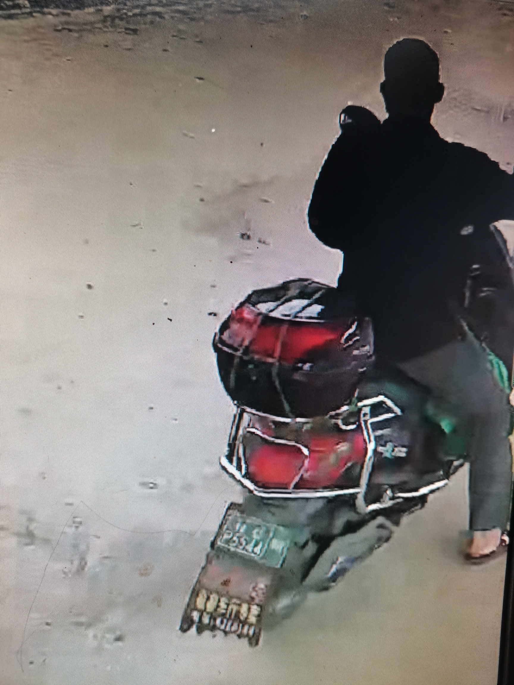 仙葫泉停车车偷打菜刀的套管钢的小偷还是没捉到888 / 作者:13977259800 / 帖子ID:295284
