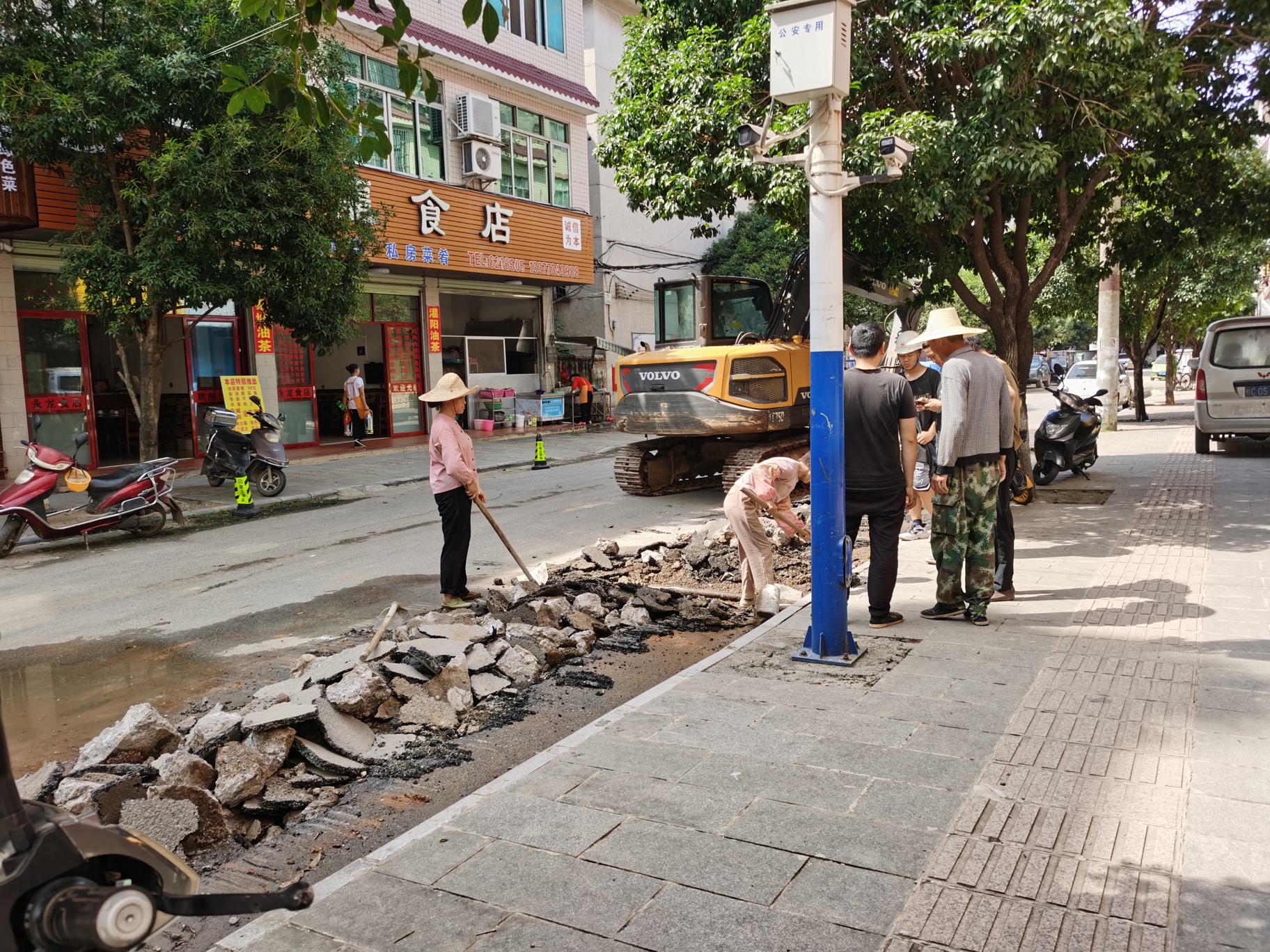 路过城中西路发现几个地方都在修路856 / 作者:此人正在学习 / 帖子ID:297482