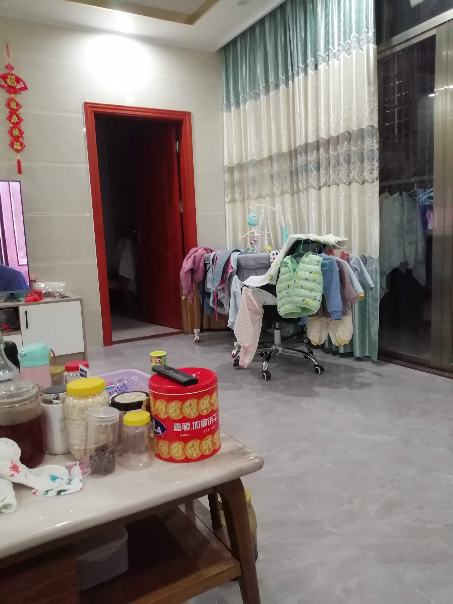 吃饱饭，坐坐，看电视。764 / 作者:横财神. / 帖子ID:302526