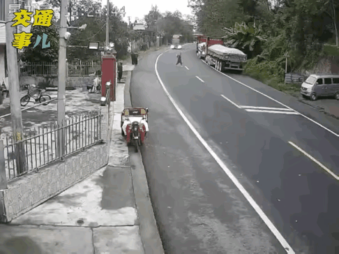 一个个动图警示，骑摩托车别开飞机373 / 作者:猛龙 / 帖子ID:303130