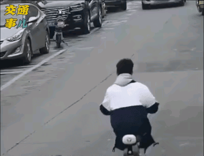 一幅动图警示，开车门需看后视镜491 / 作者:猛龙 / 帖子ID:303195