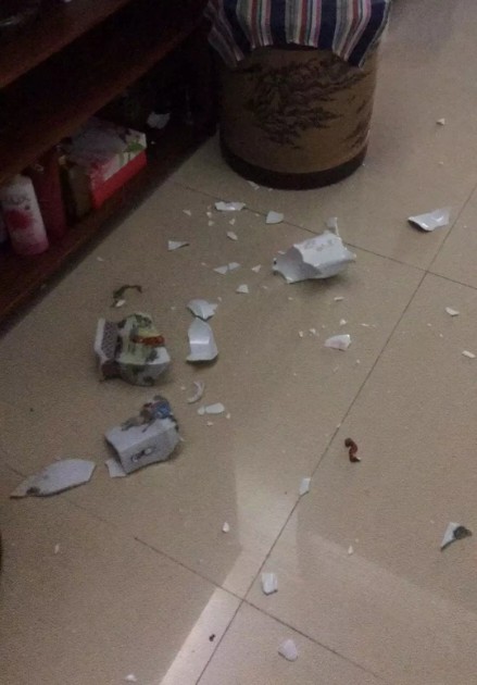 娶妻就如同赌局，买了一件268块的羊毛西服，家里碗筷都被娘们给砸了！745 / 作者:请你莫挖鼻毛啊 / 帖子ID:303334