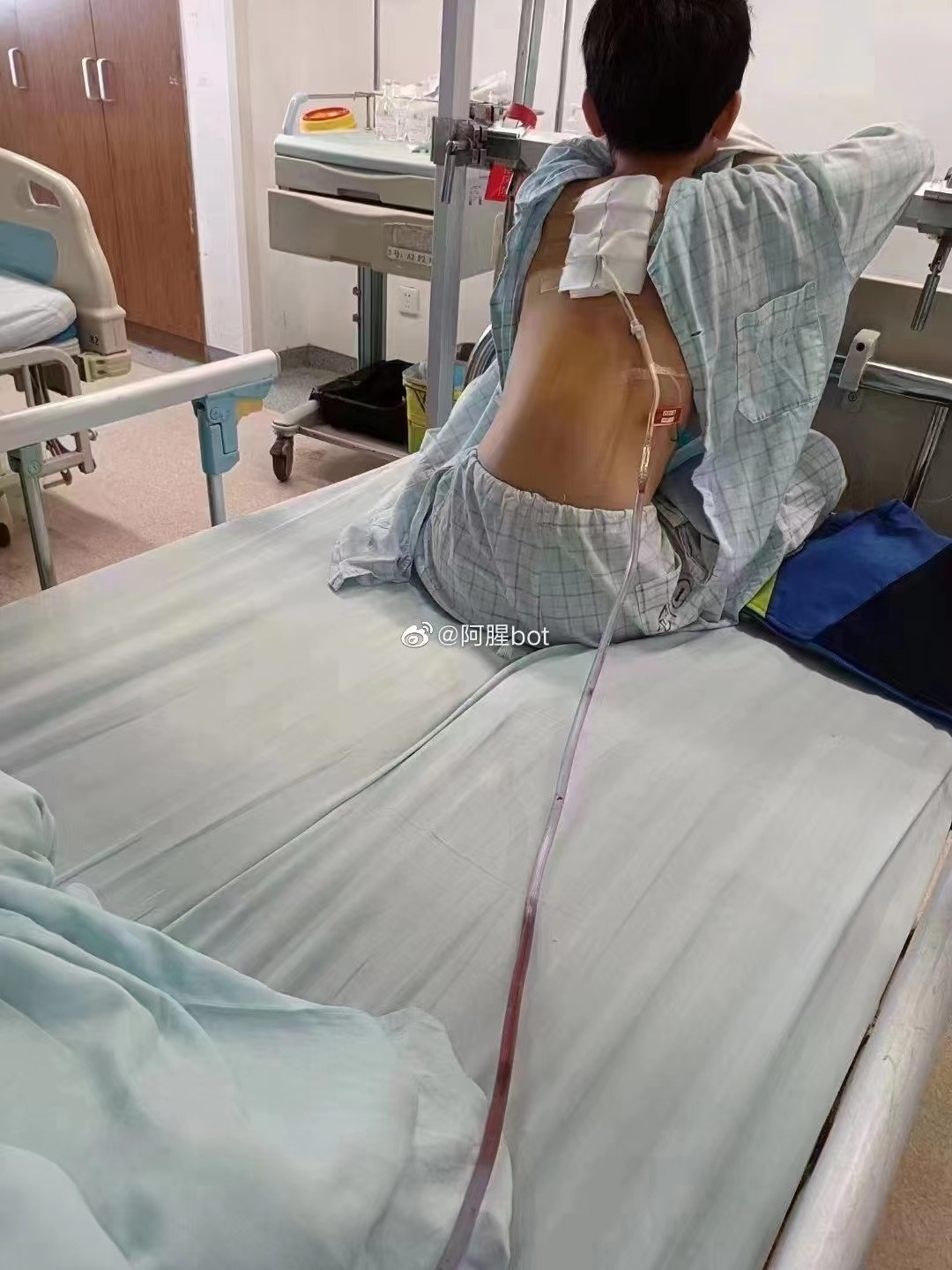 未成年下手真狠，螺丝刀直接插到底813 / 作者:猛龙 / 帖子ID:307172