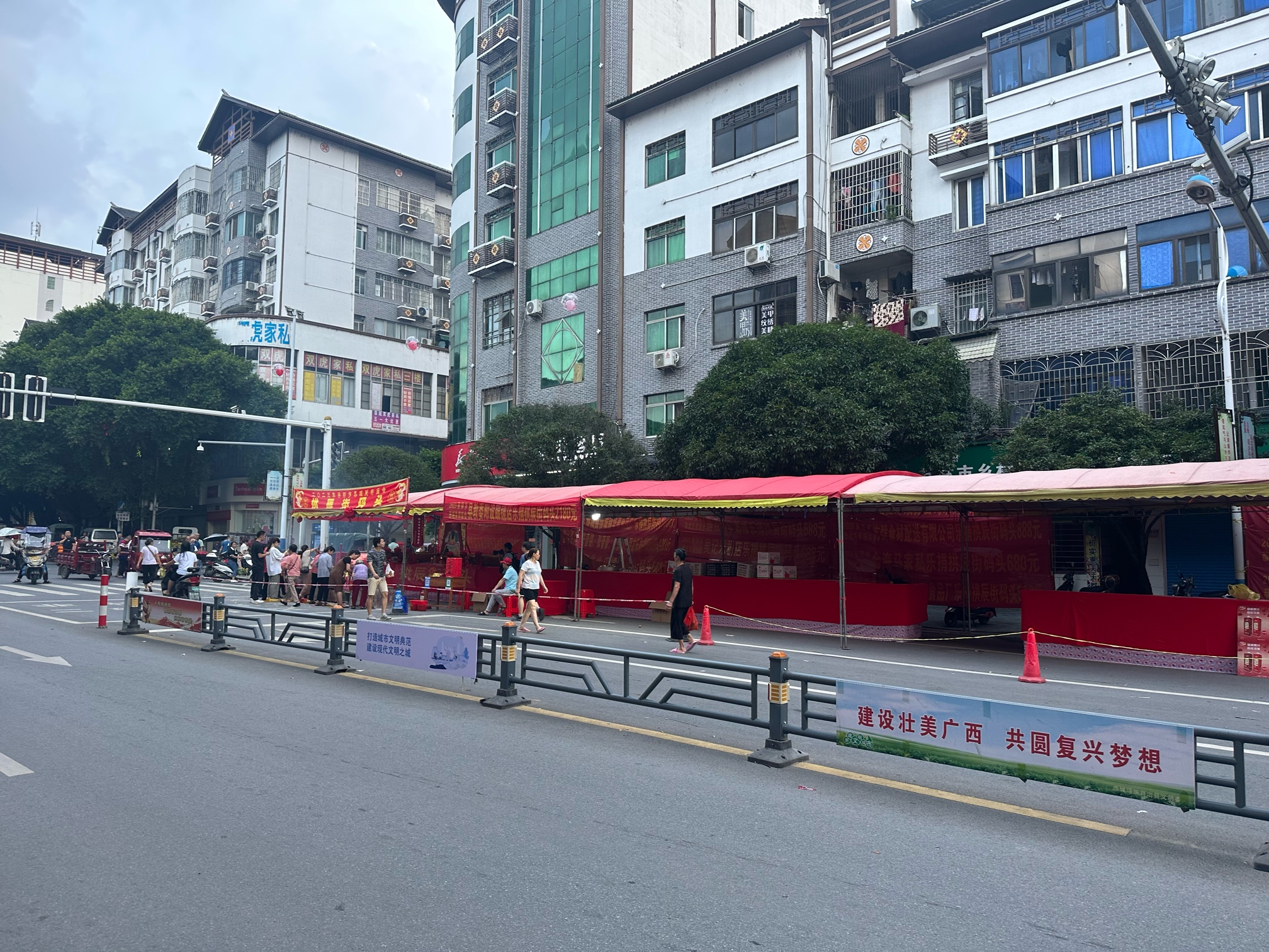 早上出来烧点香574 / 作者:闲不住a / 帖子ID:308087