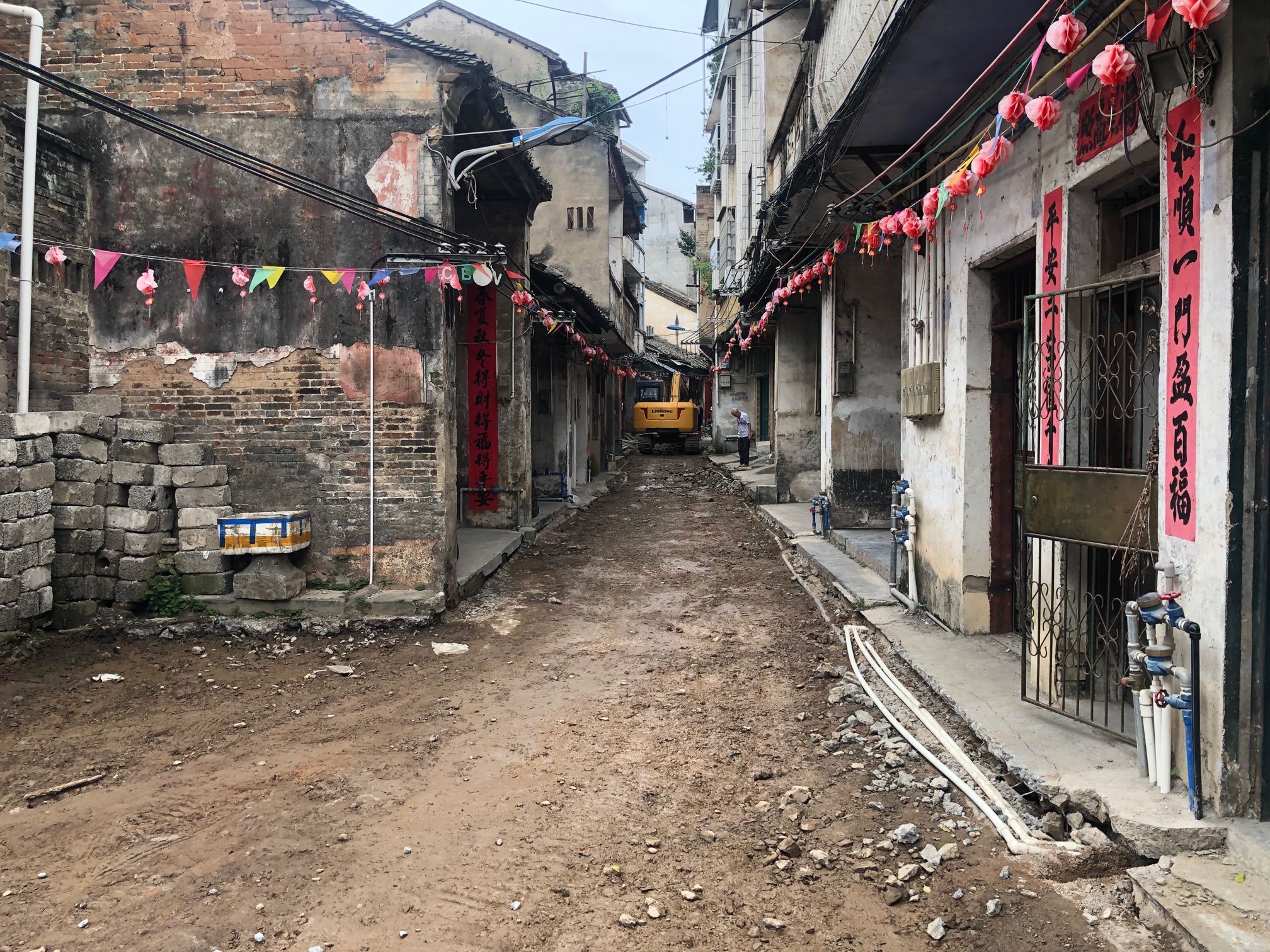 吉祥街正在修路，两轮车也过不了795 / 作者:恭城街最靓的仔 / 帖子ID:310076