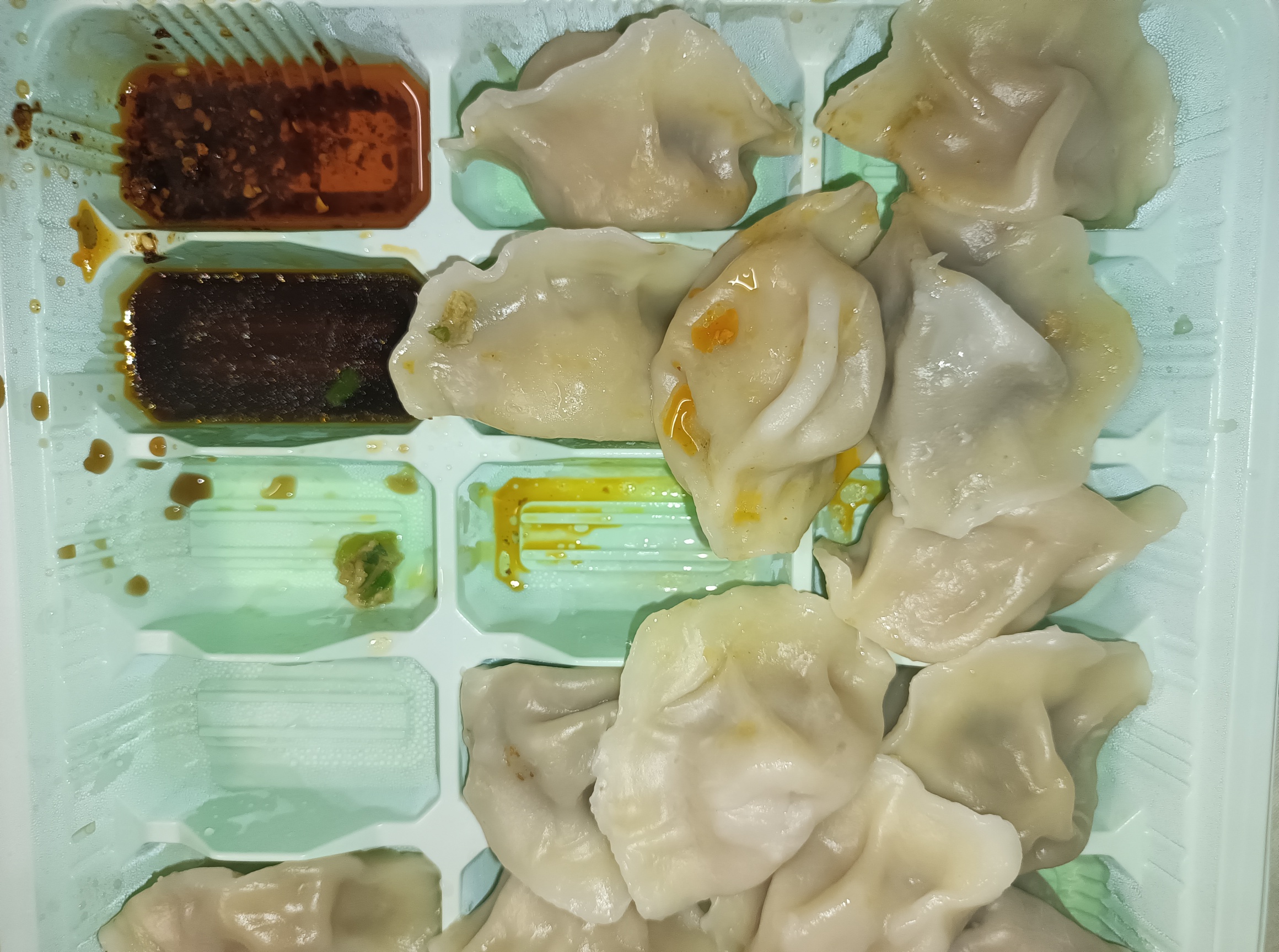 在仓库，跟其他仓的领导，聊了会天，给了我一份饺子，吃了几个就吃不下了972 / 作者:随便发一下 / 帖子ID:311811