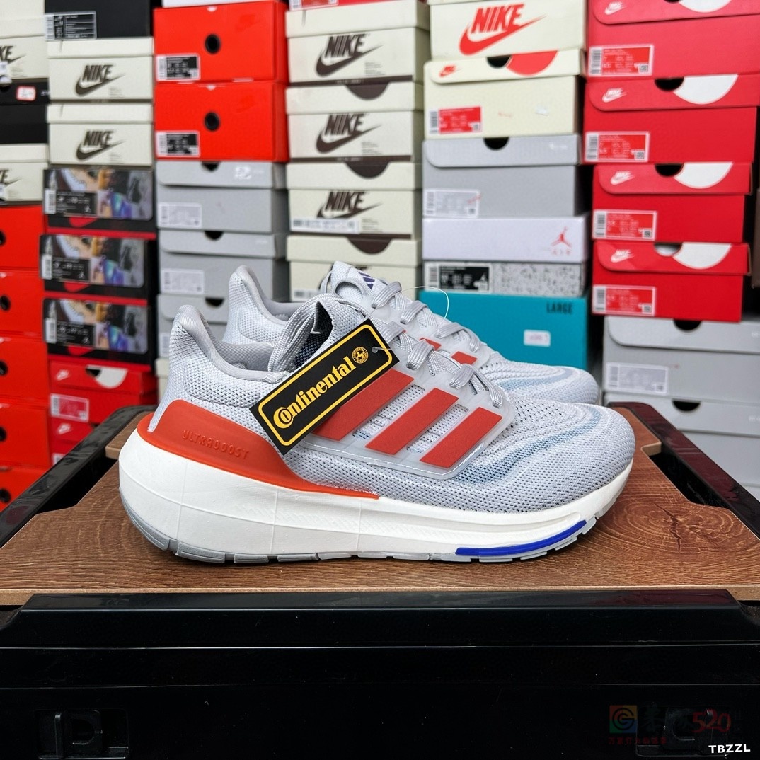 UltraBoost 爆米花透气跑鞋 140一双742 / 作者:后四位 / 帖子ID:319146