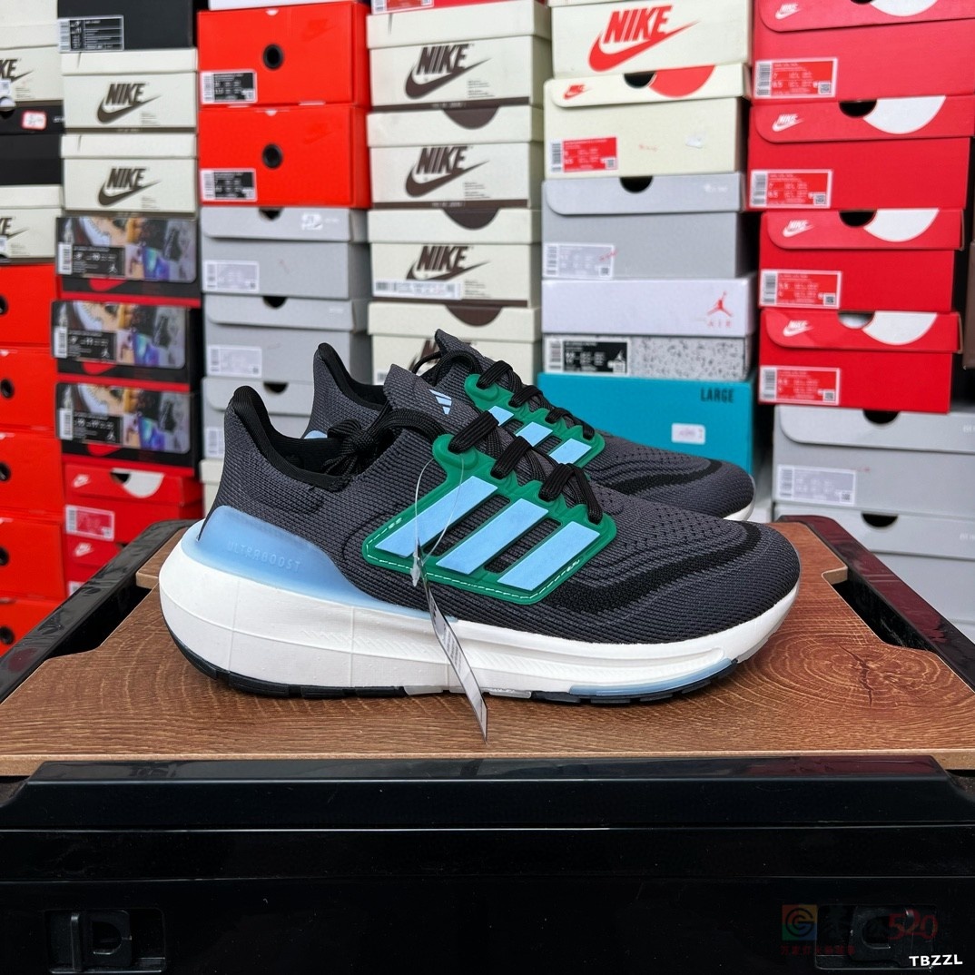 UltraBoost 爆米花透气跑鞋 140一双341 / 作者:后四位 / 帖子ID:319146