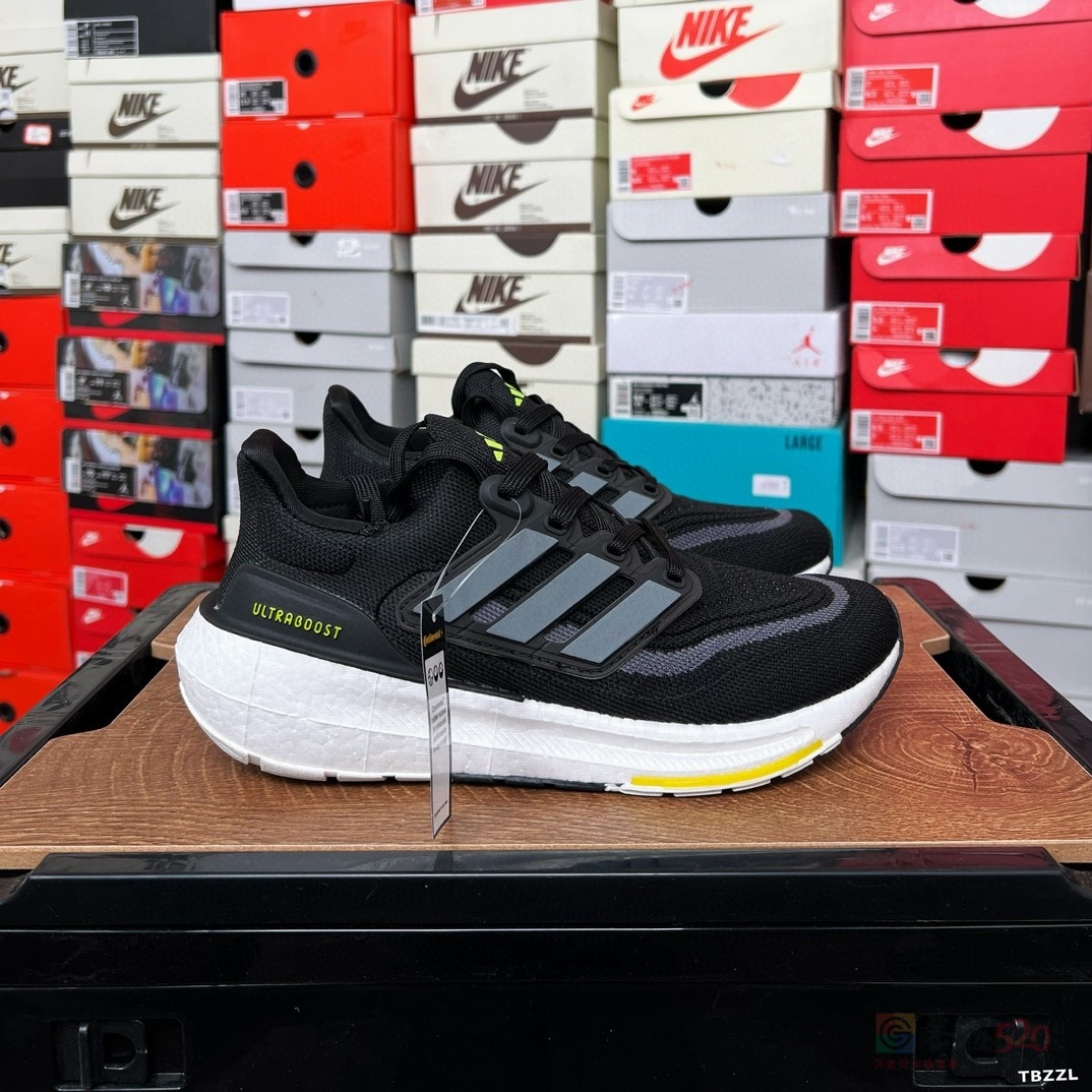 UltraBoost 爆米花透气跑鞋 140一双998 / 作者:后四位 / 帖子ID:319146